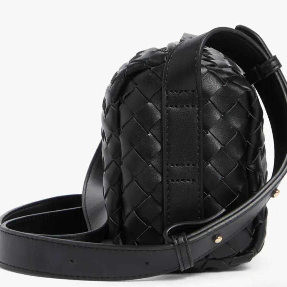 Urban Expressions Black Intrecciato Crossbody Bag - Picture 4 of 6